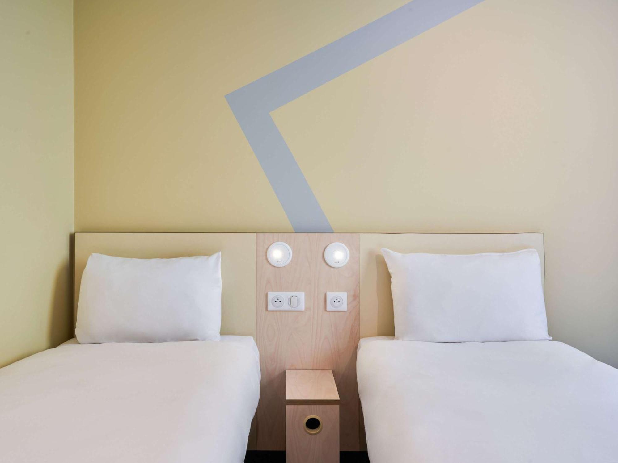 Ibis Budget Saint-Maurice Exterior photo