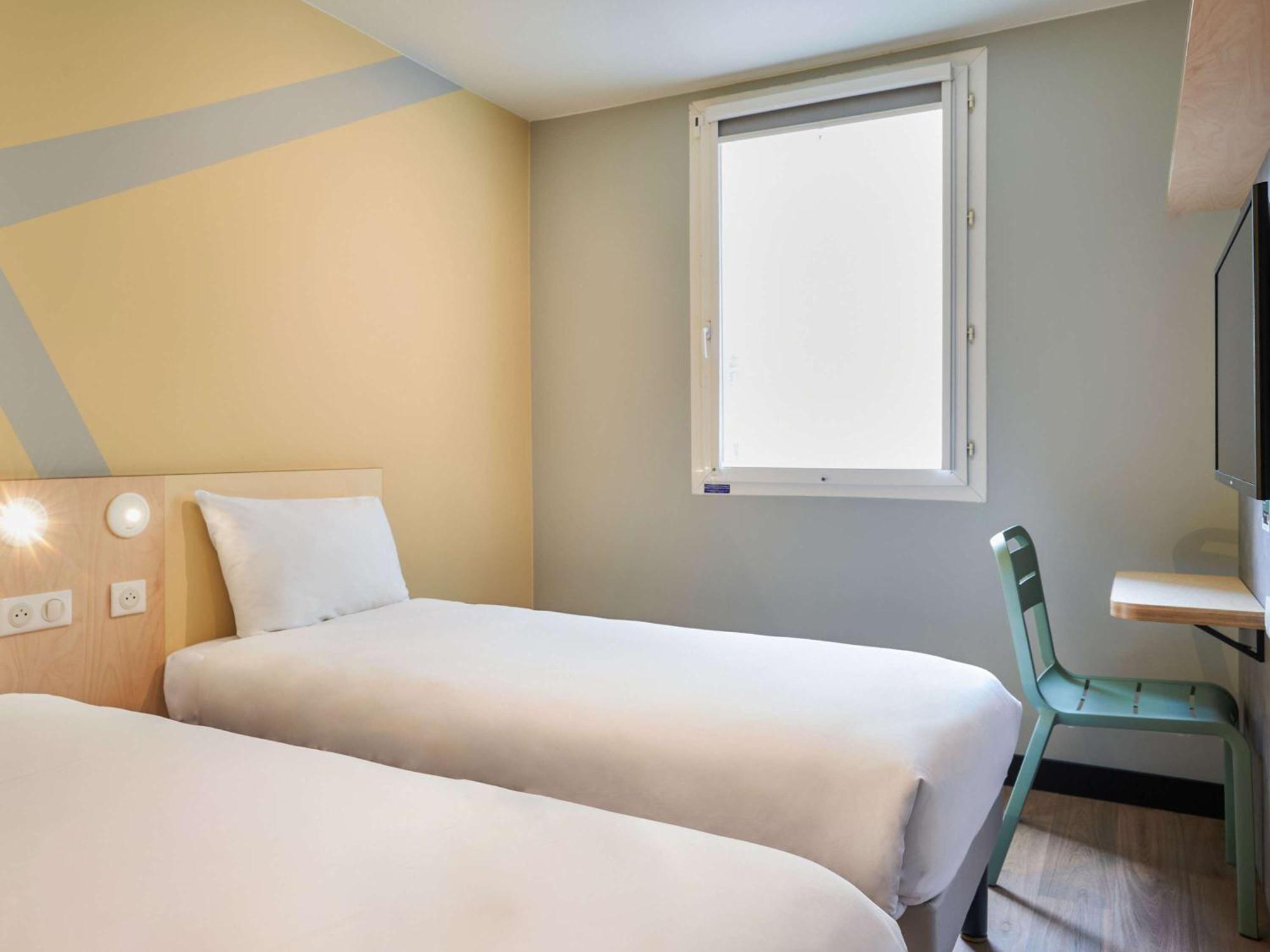 Ibis Budget Saint-Maurice Exterior photo