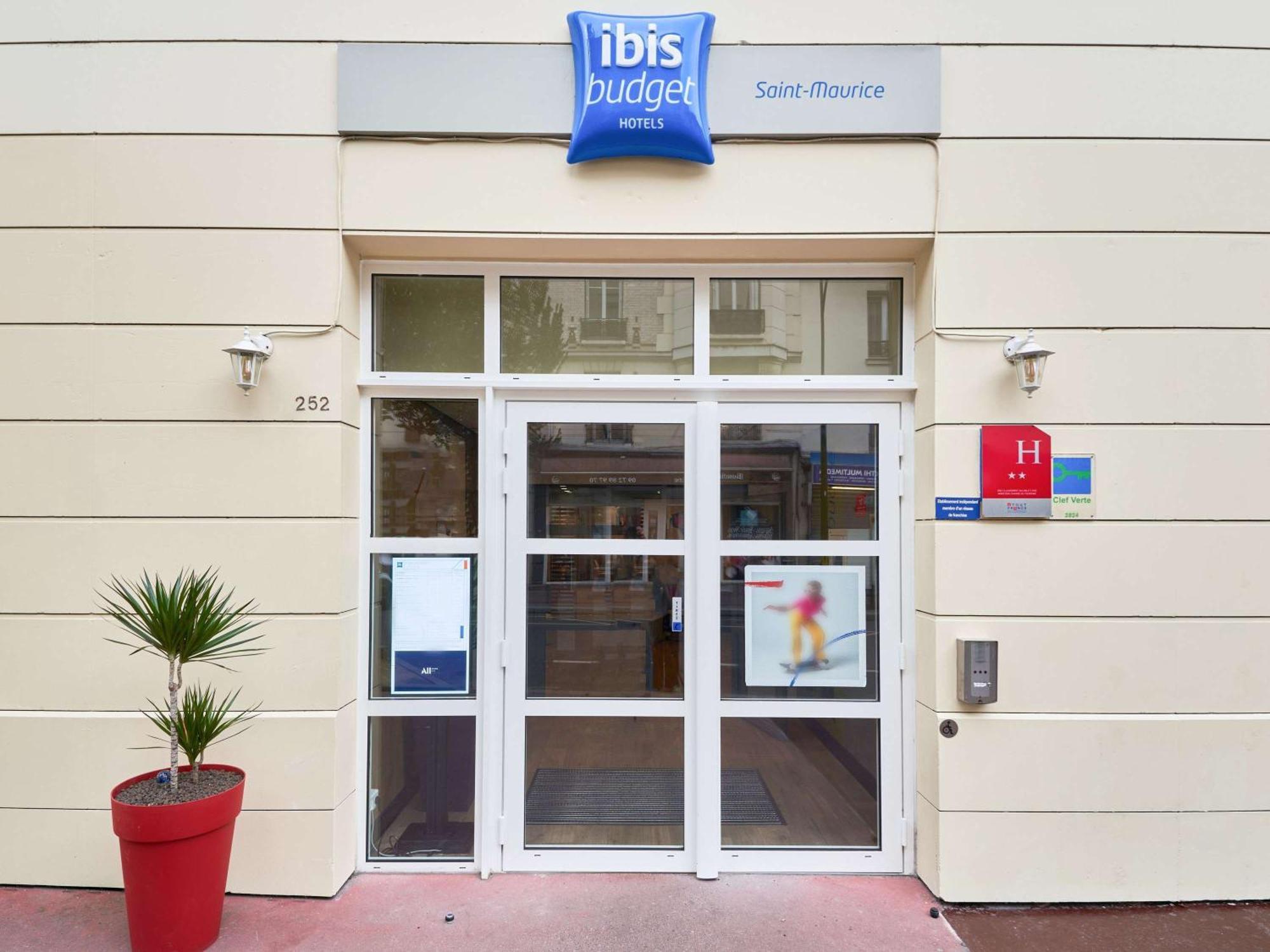Ibis Budget Saint-Maurice Exterior photo
